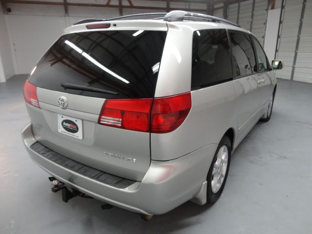 Toyota Sienna 2004 photo 39