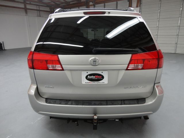 Toyota Sienna 2004 photo 40