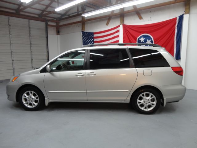 Toyota Sienna 2004 photo 44