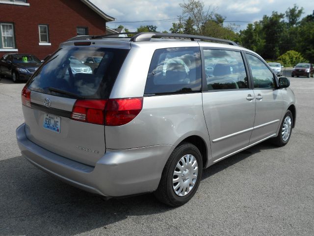 Toyota Sienna 2004 photo 20