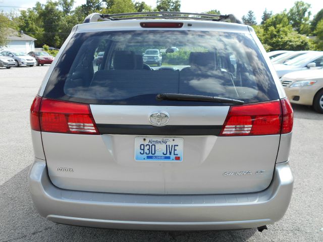 Toyota Sienna 2004 photo 27