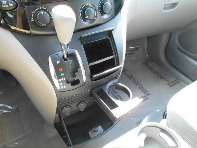 Toyota Sienna 2004 photo 4