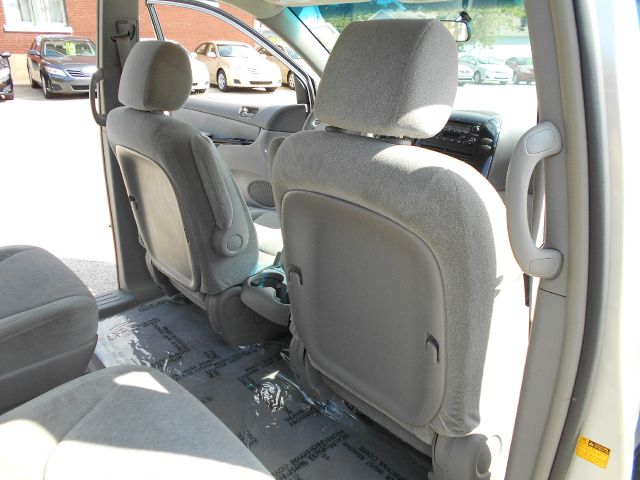 Toyota Sienna 2004 photo 43