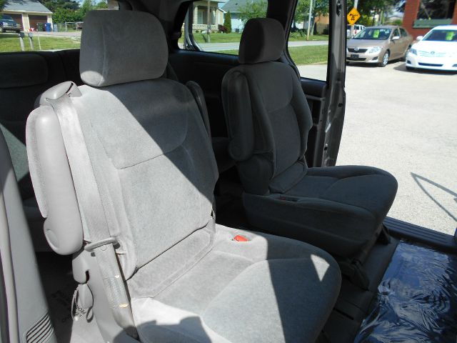 Toyota Sienna 2004 photo 45