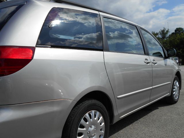 Toyota Sienna 2004 photo 46