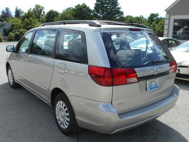 Toyota Sienna 2004 photo 47