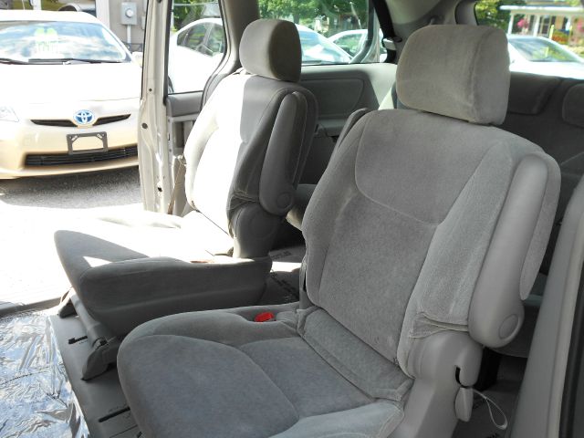 Toyota Sienna 2004 photo 50