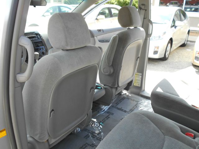 Toyota Sienna 2004 photo 53