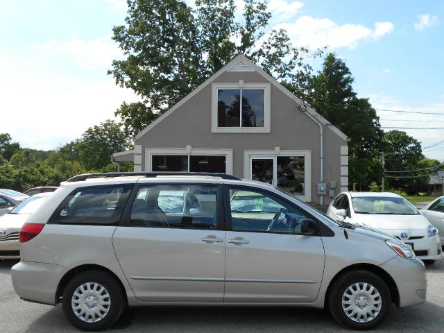 Toyota Sienna 2004 photo 9