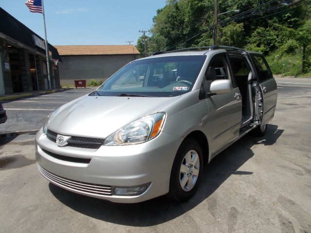 Toyota Sienna 2004 photo 13