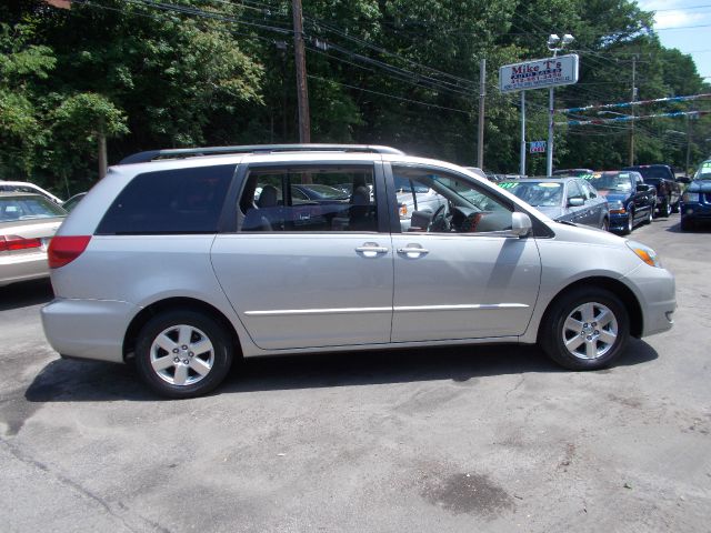 Toyota Sienna 2004 photo 5