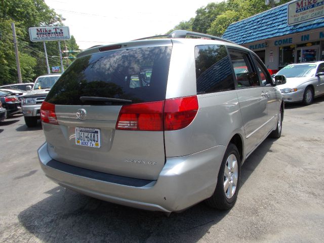 Toyota Sienna 2004 photo 6