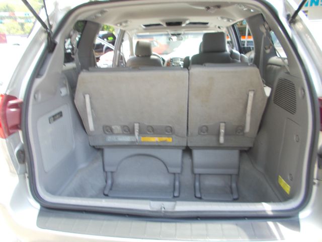 Toyota Sienna 2004 photo 8