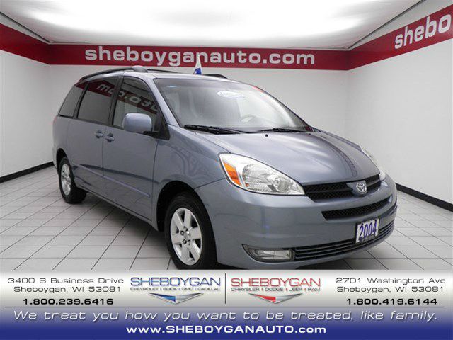 Toyota Sienna 2004 photo 1