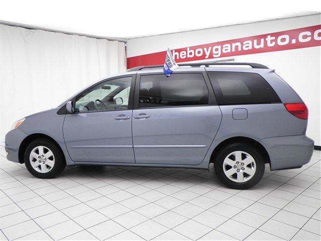 Toyota Sienna 2004 photo 4