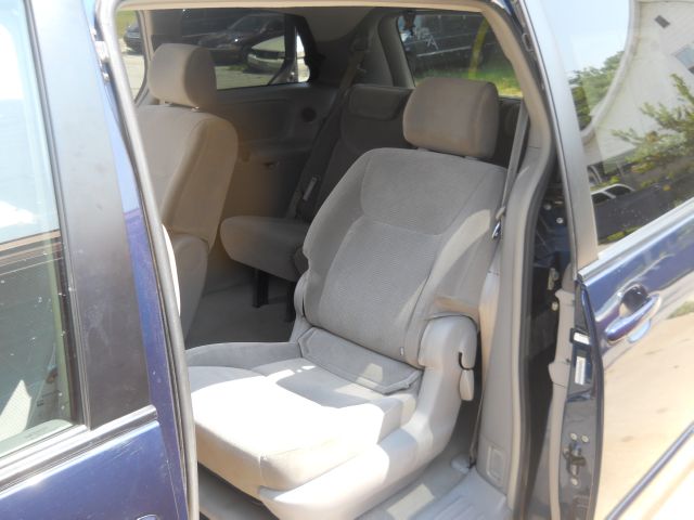 Toyota Sienna 2004 photo 1