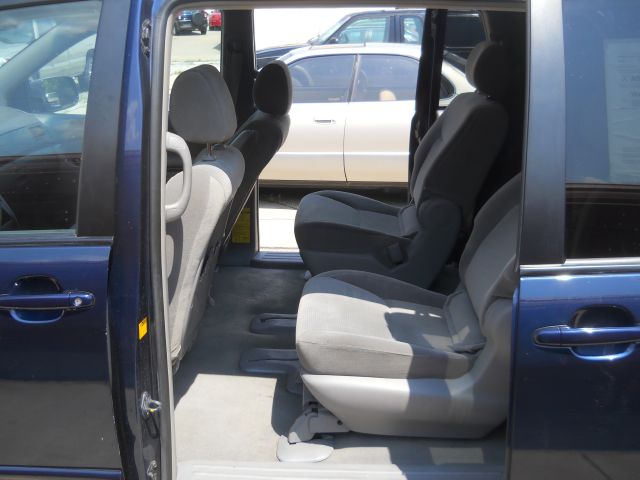 Toyota Sienna 2004 photo 3