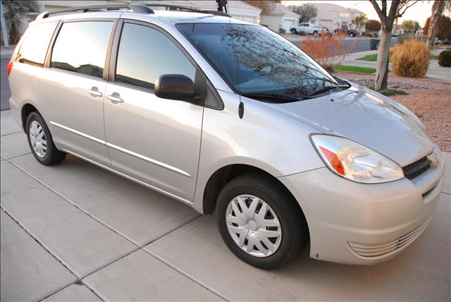 Toyota Sienna 2004 photo 4