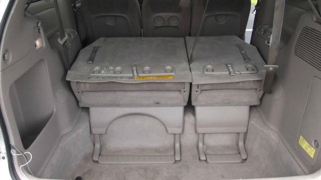 Toyota Sienna 2004 photo 4