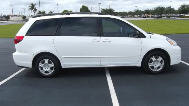 Toyota Sienna 2004 photo 6