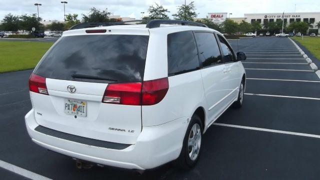 Toyota Sienna 2004 photo 7