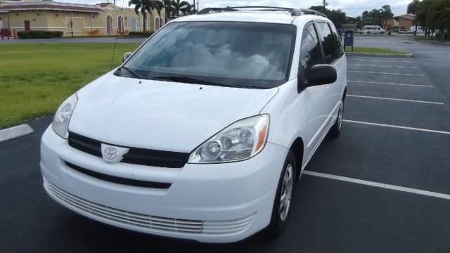 Toyota Sienna 2004 photo 8