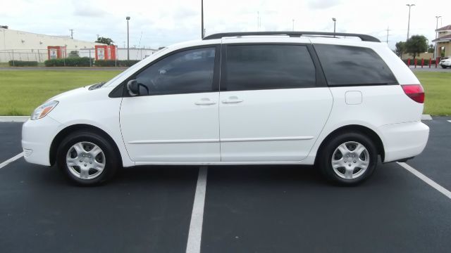 Toyota Sienna 2004 photo 9