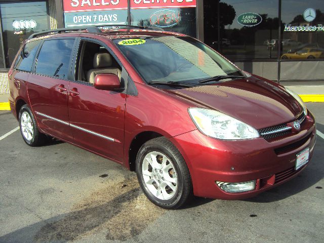 Toyota Sienna 2004 photo 1