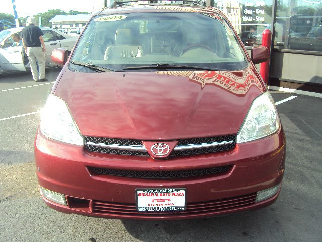 Toyota Sienna 2004 photo 4