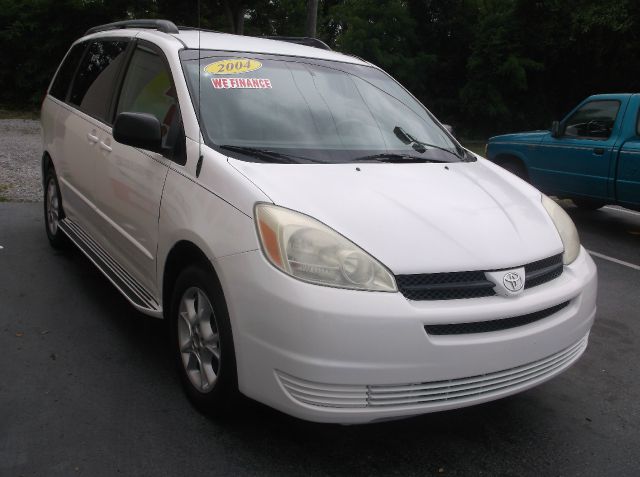 Toyota Sienna 2004 photo 4