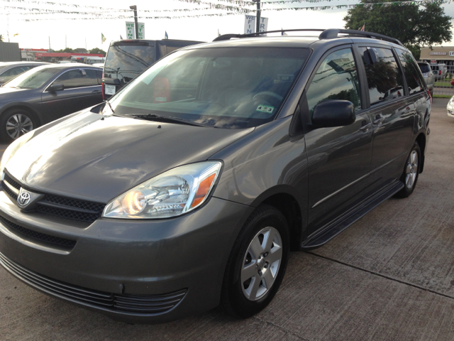 Toyota Sienna 2004 photo 5