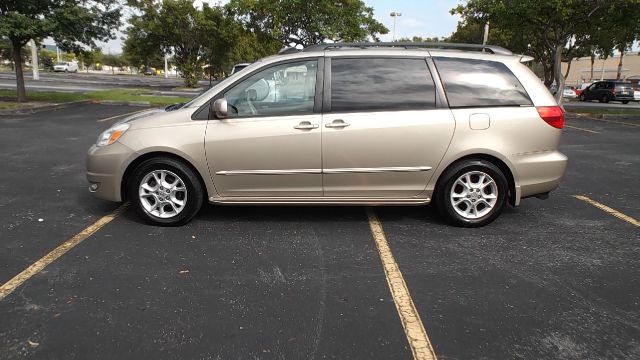 Toyota Sienna Eddie Bauer 4x4 MiniVan