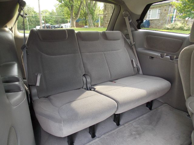 Toyota Sienna 2004 photo 13