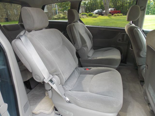 Toyota Sienna 2004 photo 14