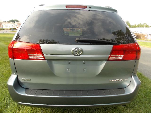 Toyota Sienna 2004 photo 15