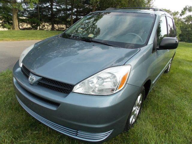 Toyota Sienna 2004 photo 21