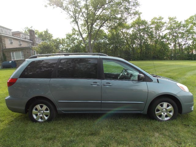 Toyota Sienna 2004 photo 22