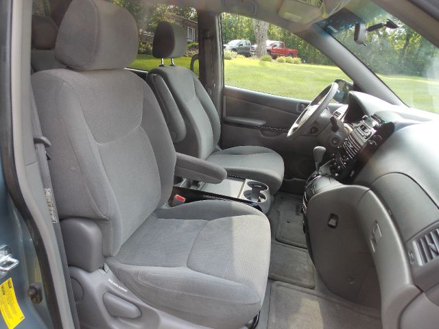 Toyota Sienna 2004 photo 6