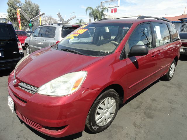 Toyota Sienna 2004 photo 4