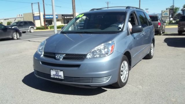 Toyota Sienna 2004 photo 2