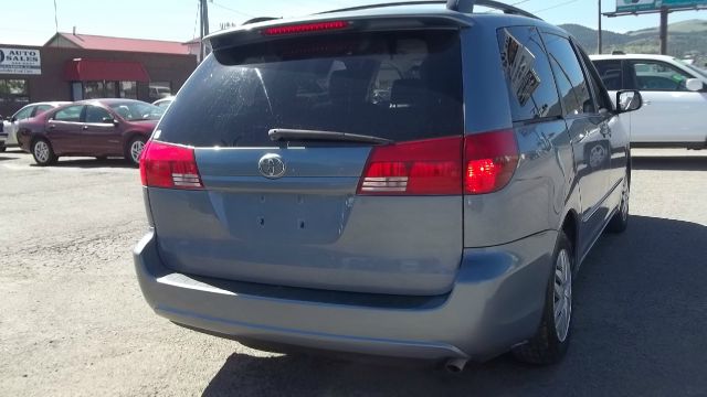 Toyota Sienna 2004 photo 4