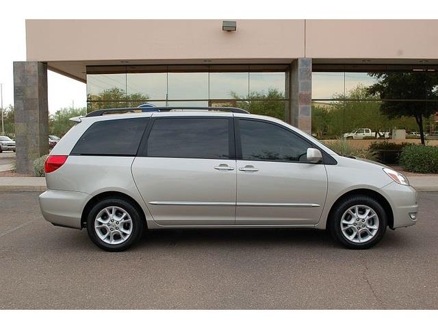 Toyota Sienna 2004 photo 3