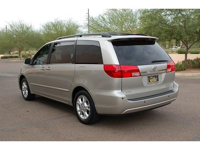 Toyota Sienna 2004 photo 4