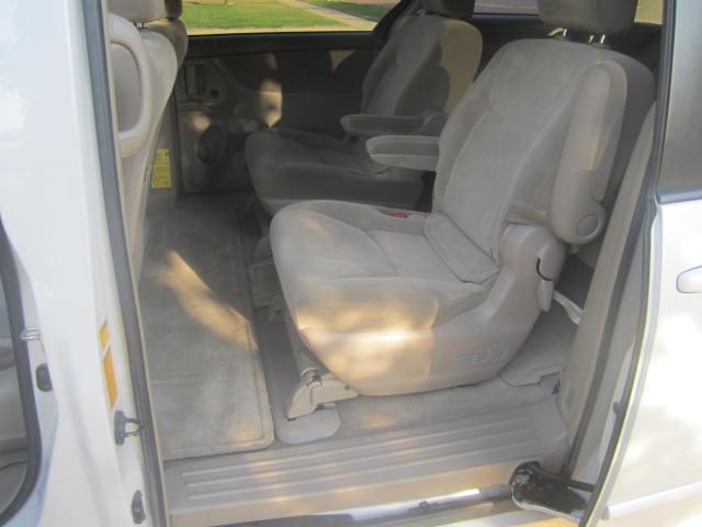 Toyota Sienna 2004 photo 5