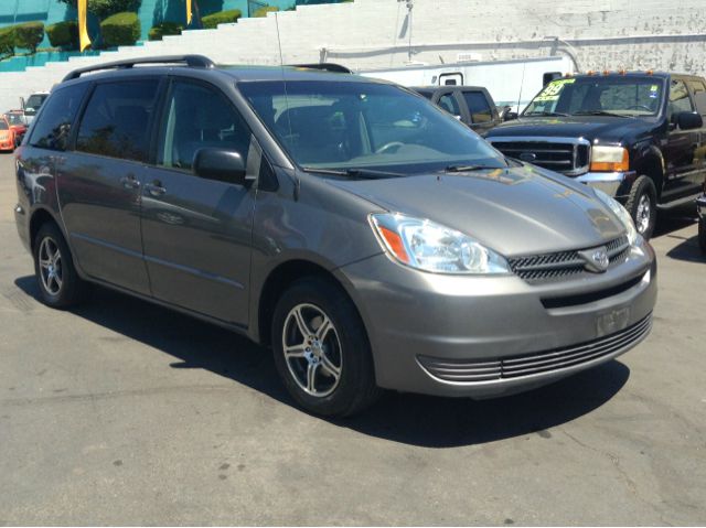 Toyota Sienna 2004 photo 4