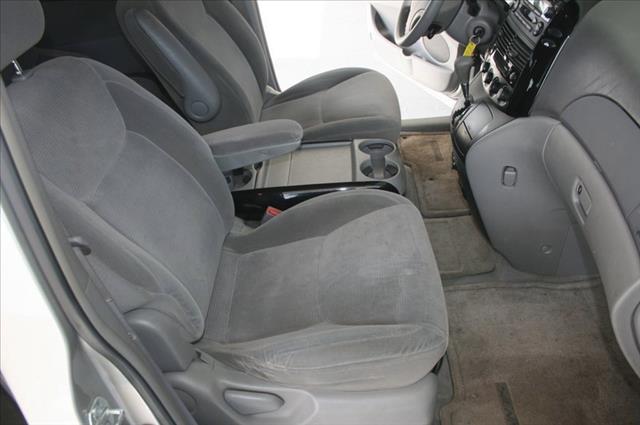 Toyota Sienna 2004 photo 10