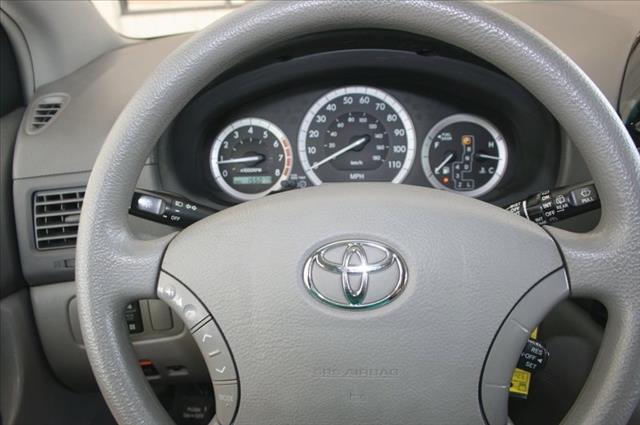 Toyota Sienna 2004 photo 14