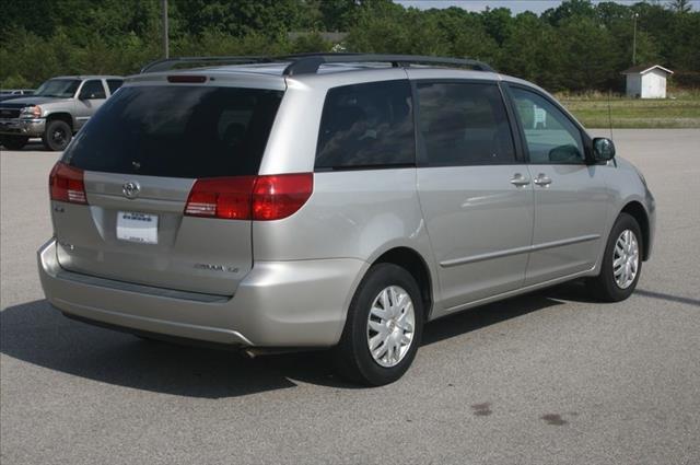 Toyota Sienna 2004 photo 8