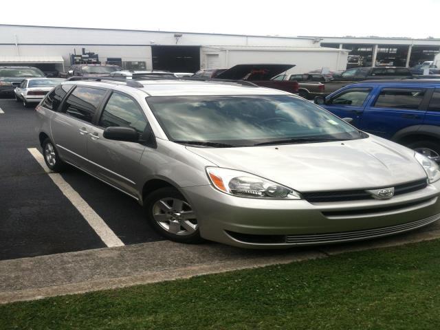 Toyota Sienna 2004 photo 3