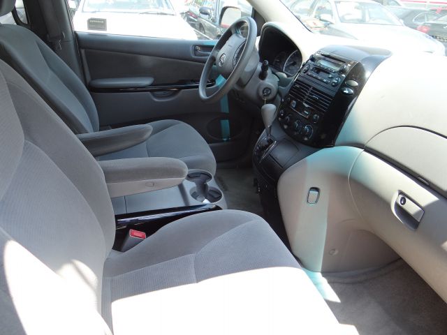 Toyota Sienna 2004 photo 13